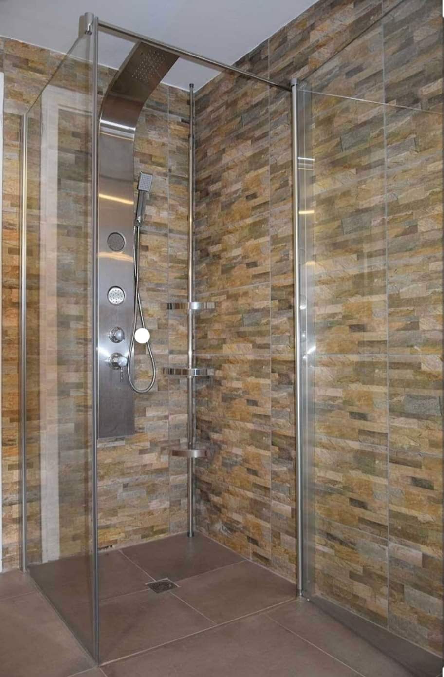 photo d'un chantier en carrelage rémi cpm rénovation 