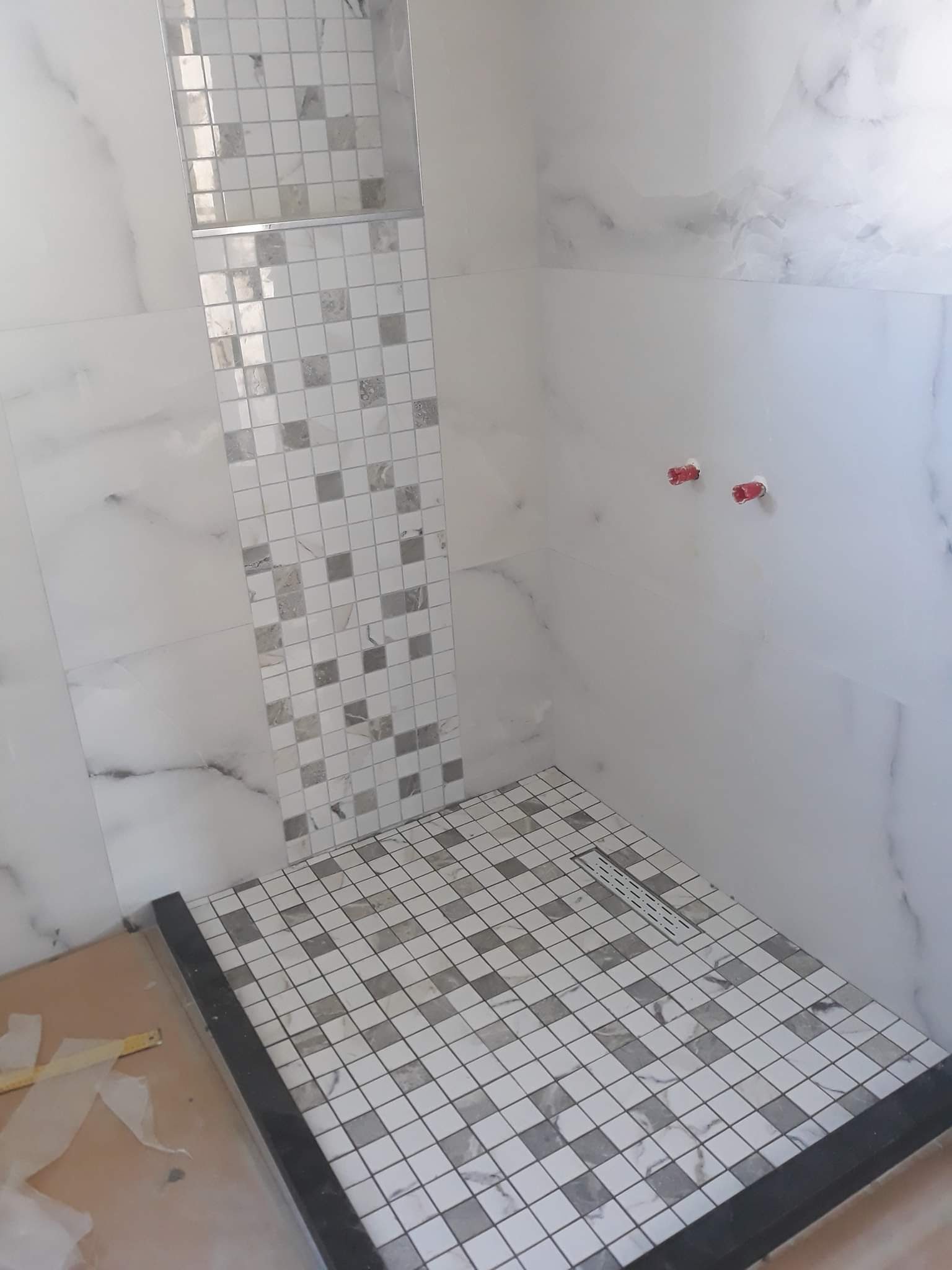 photo d'un chantier en carrelage rémi cpm rénovation 